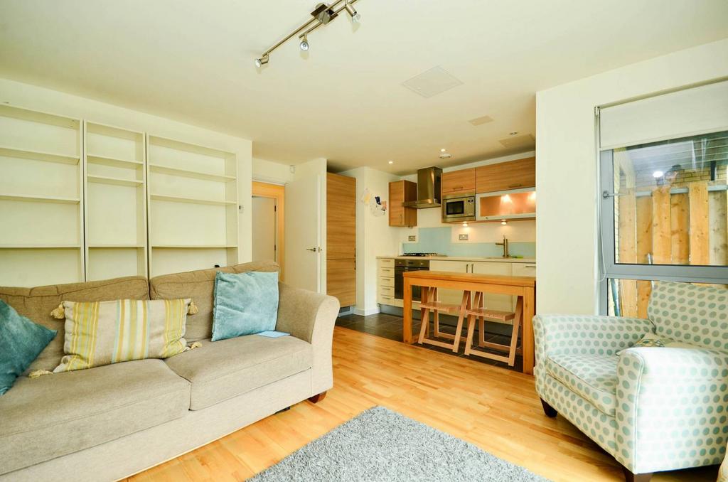 East India Dock Road, Poplar, London, E14 1 bed flat to rent £1,625 pcm (£375 pw)
