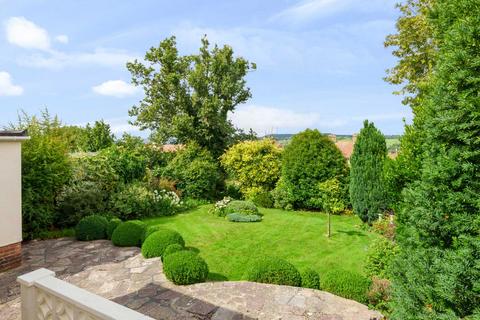 16 Burnards Field Road, Colyton, EX24 6PF