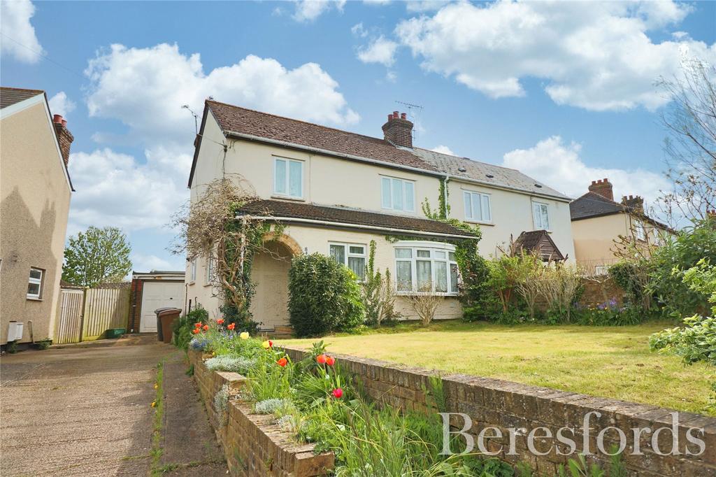 Lodge Road, Writtle, CM1 3 bed semidetached house for sale £375,000