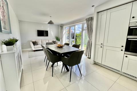 33 Pentagon Way, Wetherby, LS22 6AU
