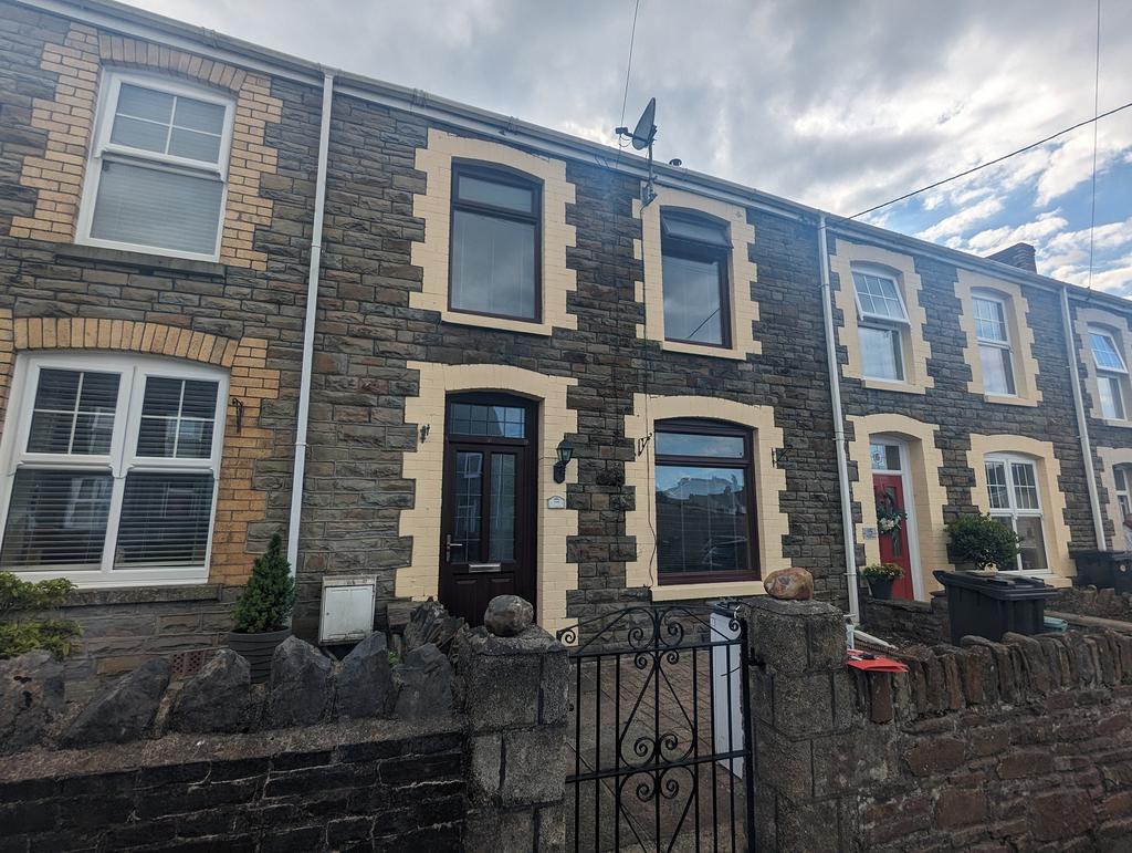 Whittington Street, Tonna, Neath... 2 bed terraced house £750 pcm (£