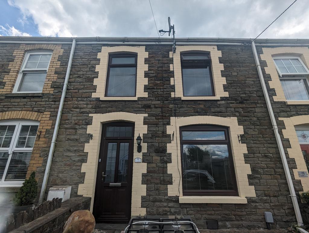 Whittington Street, Tonna, Neath... 2 bed terraced house £750 pcm (£