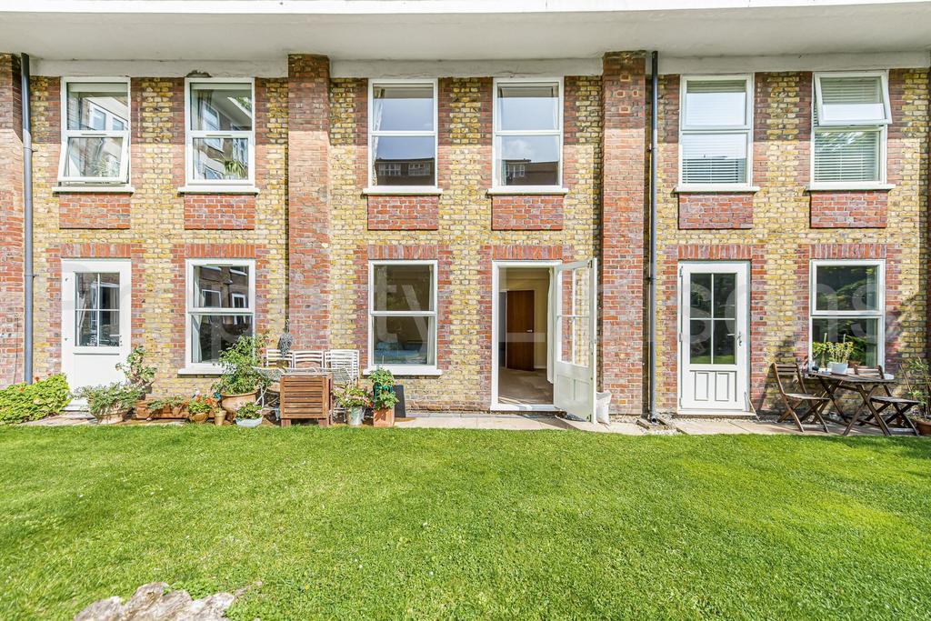 Riverside Mansions, Milk Yard, Wapping, E1W 2 bed duplex for sale £