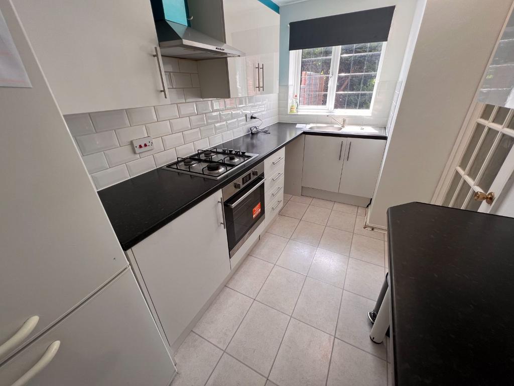 Hedley Rise, Luton, Bedfordshire, LU2... 2 bed end of terrace house £