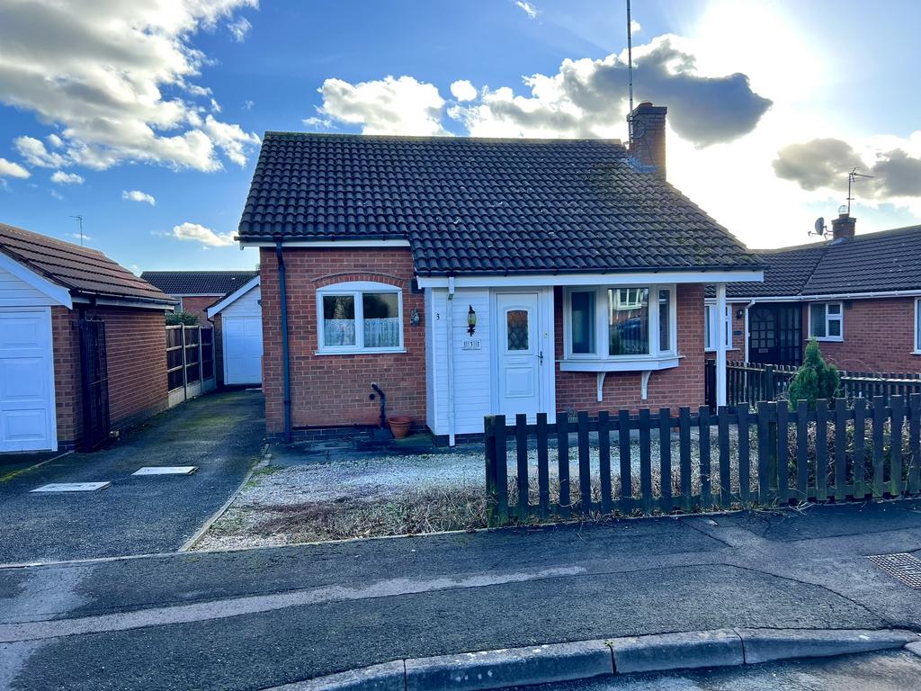 Padgate Close, Scraptoft, Leicester, LE7 2 bed detached bungalow for