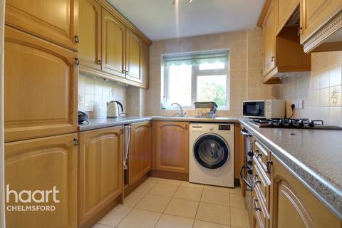 3 bedroom semi-detached house for sale - Linnet Drive, Chelmsford