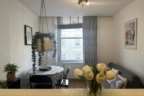 1 bedroom flat for sale, Gloucester Terrace, Bayswater, London, W2