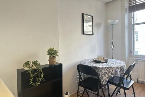 1 bedroom flat for sale, Gloucester Terrace, Bayswater, London, W2