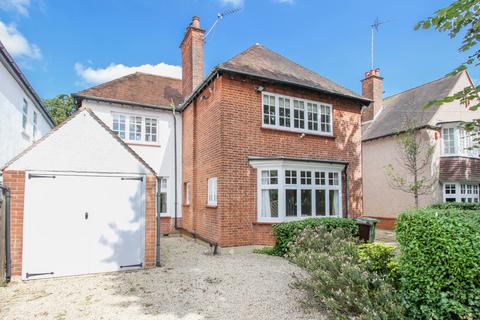 6 High View, Pinner, HA5 3PA