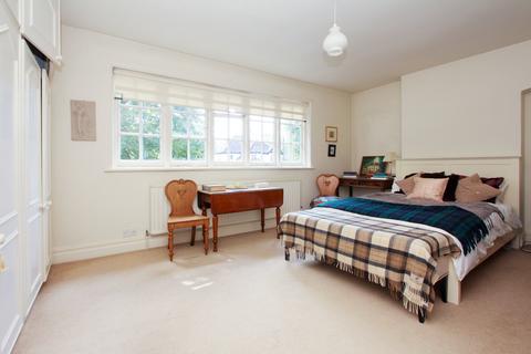 6 High View, Pinner, HA5 3PA