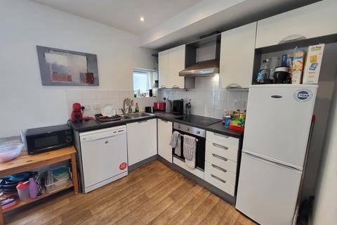 3 bedroom townhouse to rent, Boston Street, Hulme, Manchester. M15 5AY