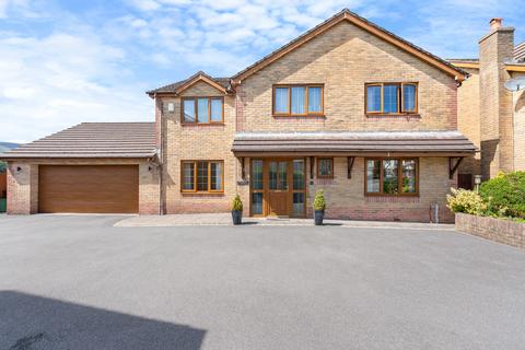 5 bedroom property with land for sale, Oakbrook Drive, Hirwaun, Aberdare
