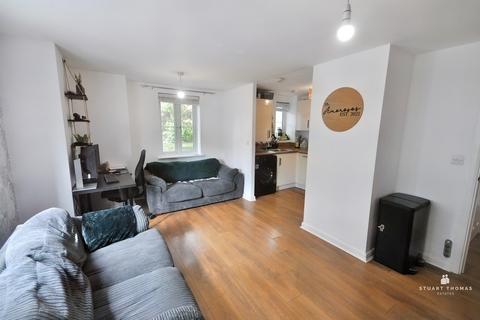 2 bedroom ground floor flat for sale - Robins Path, Thundersley