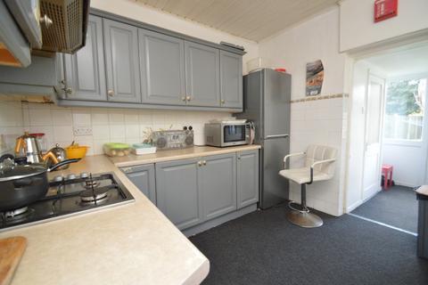 17 Vernham Road, London, SE18 3EY