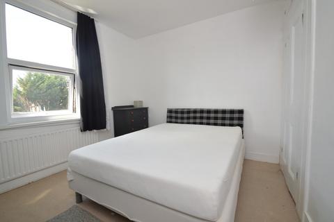 17 Vernham Road, London, SE18 3EY