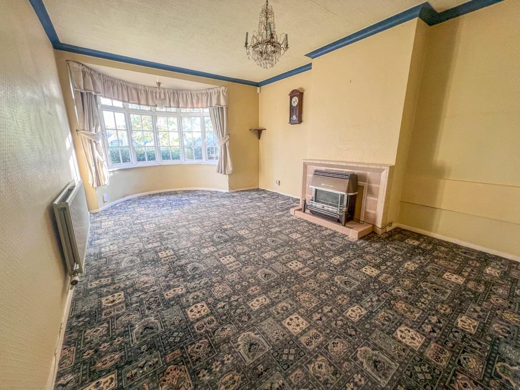 St Giles Avenue, Scartho, Grimsby, N E Lincolnshire, DN33 2 bed