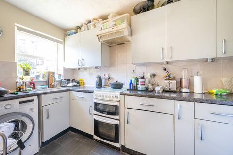 14 Turnstone Close, London, E13 0HN
