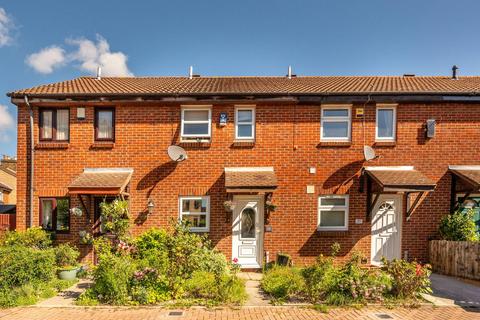 14 Turnstone Close, London, E13 0HN