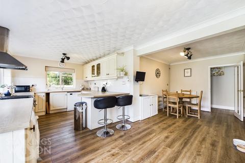 4 bedroom chalet for sale, Orchard Close, Blofield Heath, Norwich