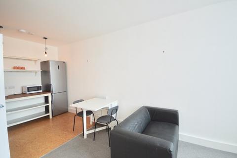 2 bedroom flat to rent, Green Lane, Sheffield, UK, S3