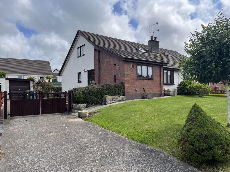 Llangefni, Isle of Anglesey 4 bed semidetached bungalow for sale £