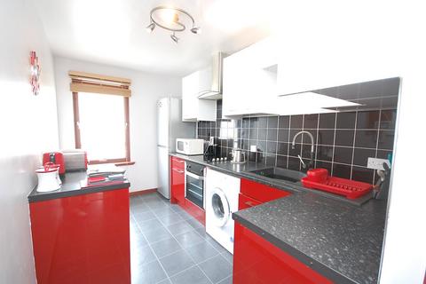 2 bedroom flat to rent, Strawberry Bank Parade, City Centre, Aberdeen, AB11