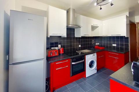 2 bedroom flat to rent, Strawberry Bank Parade, City Centre, Aberdeen, AB11