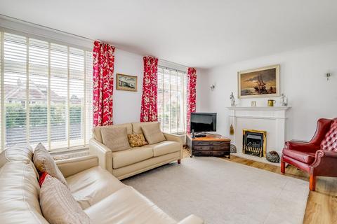 65 York Avenue, London, SW14 7LQ