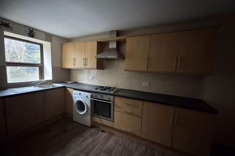 4 bedroom apartment to rent, Halifax Road, Sowerby Bridge