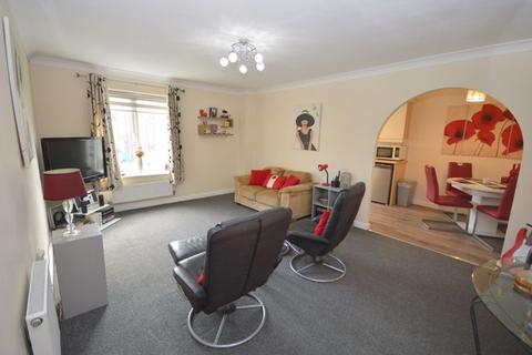 2 bedroom semi-detached house to rent, Harebell Close, Widnes