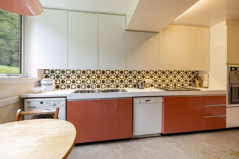 Breakfasting Kitchen