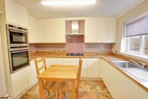 1 Alum Close, Trowbridge, BA14 7HD