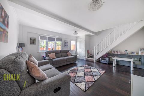 4 Widecombe Close, Harold Hill, Romford, RM3 8PL