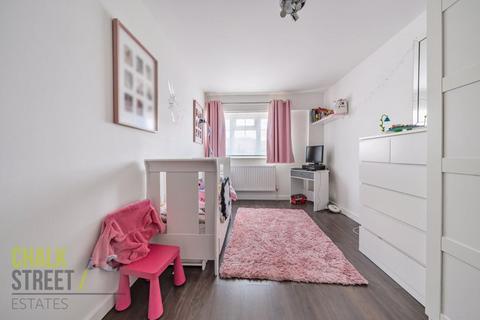 4 Widecombe Close, Harold Hill, Romford, RM3 8PL