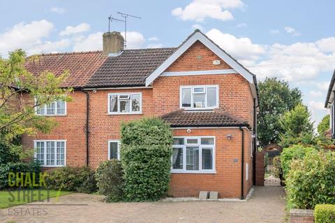 18 Hardley Crescent, Hornchurch, RM11 2EL