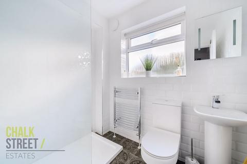 18 Hardley Crescent, Hornchurch, RM11 2EL