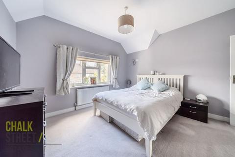 18 Hardley Crescent, Hornchurch, RM11 2EL