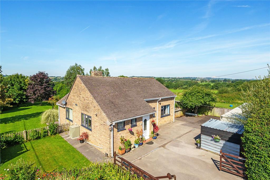 Chard Common, Chard, Somerset, TA20 3 bed bungalow for sale £515,000