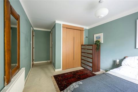 3/9 Powderhall Rigg, Edinburgh, EH7 4GA