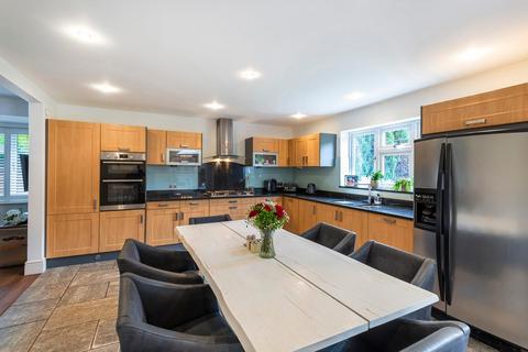 Mayfair Puddledock Lane, Dartford, DA2 7QE