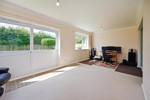 2 bedroom detached bungalow for sale, Briar Close, Yapton
