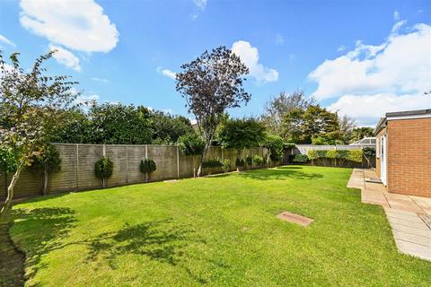 2 bedroom detached bungalow for sale, Briar Close, Yapton