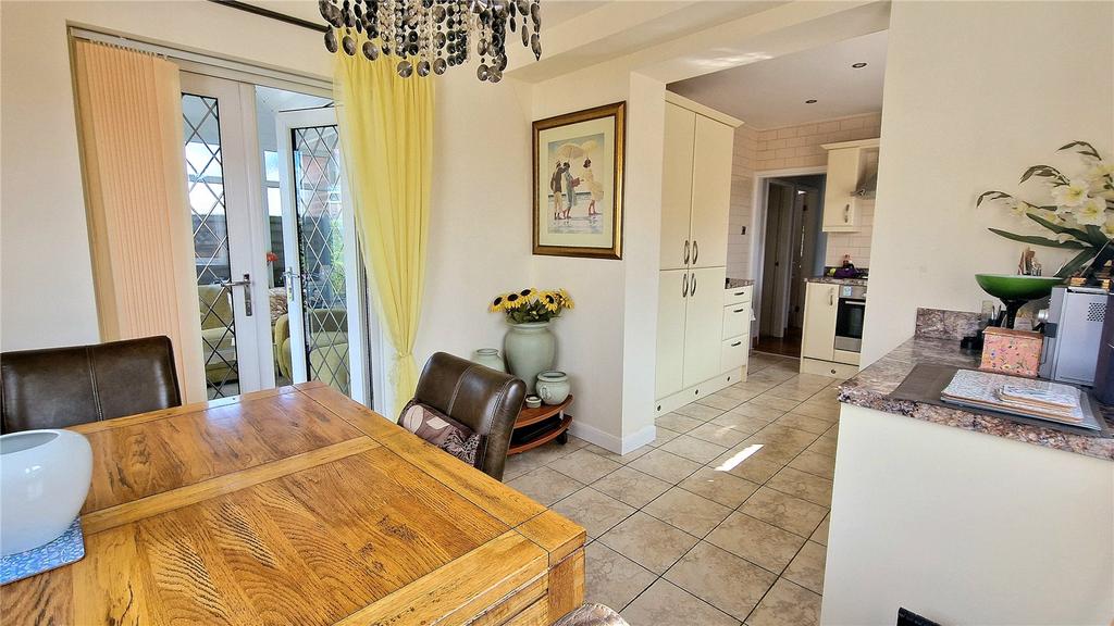 Middleton Park Road, Leeds, West Yorkshire 2 bed bungalow for sale £