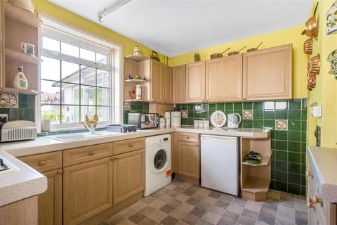 4 bedroom detached bungalow for sale - The Landway, Kemsing, Sevenoaks