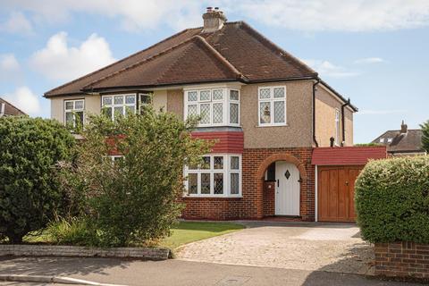 92 Bradstock Road, Epsom, KT17 2LG