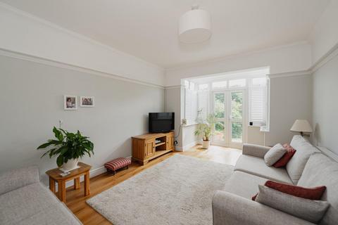 92 Bradstock Road, Epsom, KT17 2LG