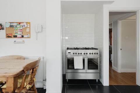 92 Bradstock Road, Epsom, KT17 2LG