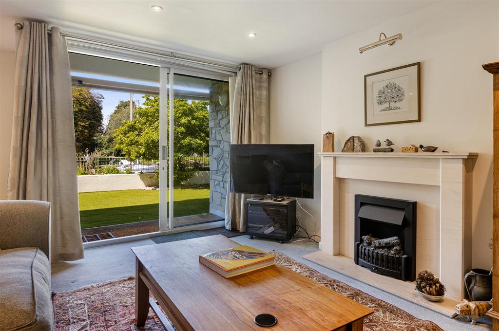 A25 - 1 Elizabethan House, Totnes - 230811.jpg