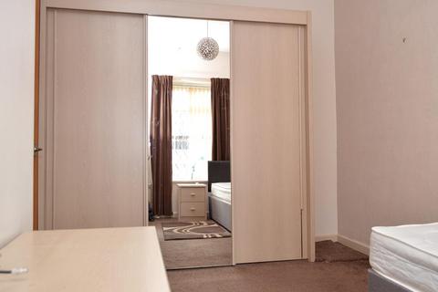 30 County Street, Oldham, OL8 3RN