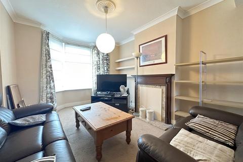 2 bedroom house for sale, Lincoln Road, Enfield